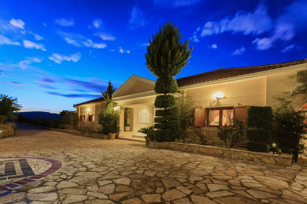 Apartment Akros And